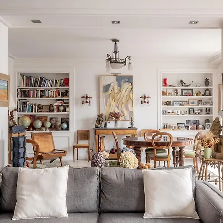Veeve - Eiffel Colour Apartment Paris